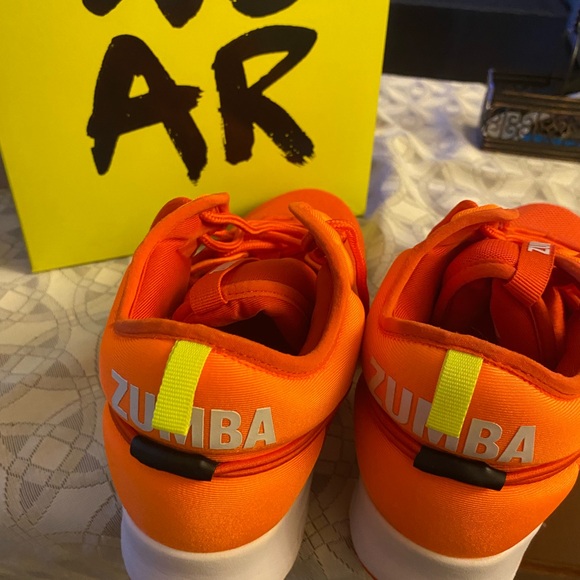 Unisex Zumba Fitness sneakers, NEW, used once, orange neon, size 10 - Picture 3 of 6